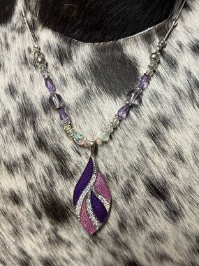 Vintage. Kenneth Cole necklace.